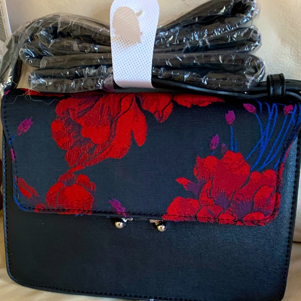 JustFab black and red small shoulder bag. Perfect for an evening out
